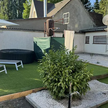 Negra 1 Case de vacanță